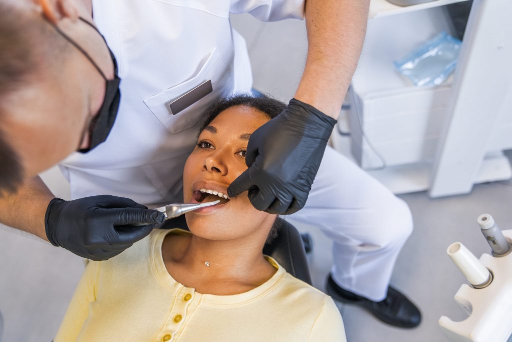 کامپوزیت دندان و کاربرد آن در خدمات دندانپزشکی